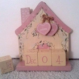 Wooden Calendar "Welcome Friends" Super Cute!